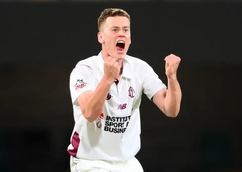 Queensland replied with 430 to secure a comfortable win.