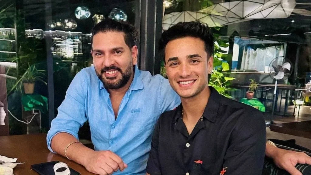 Cricket community reacts to heartwarming post where Yuvraj Singh teases Abhishek Sharma over world record.